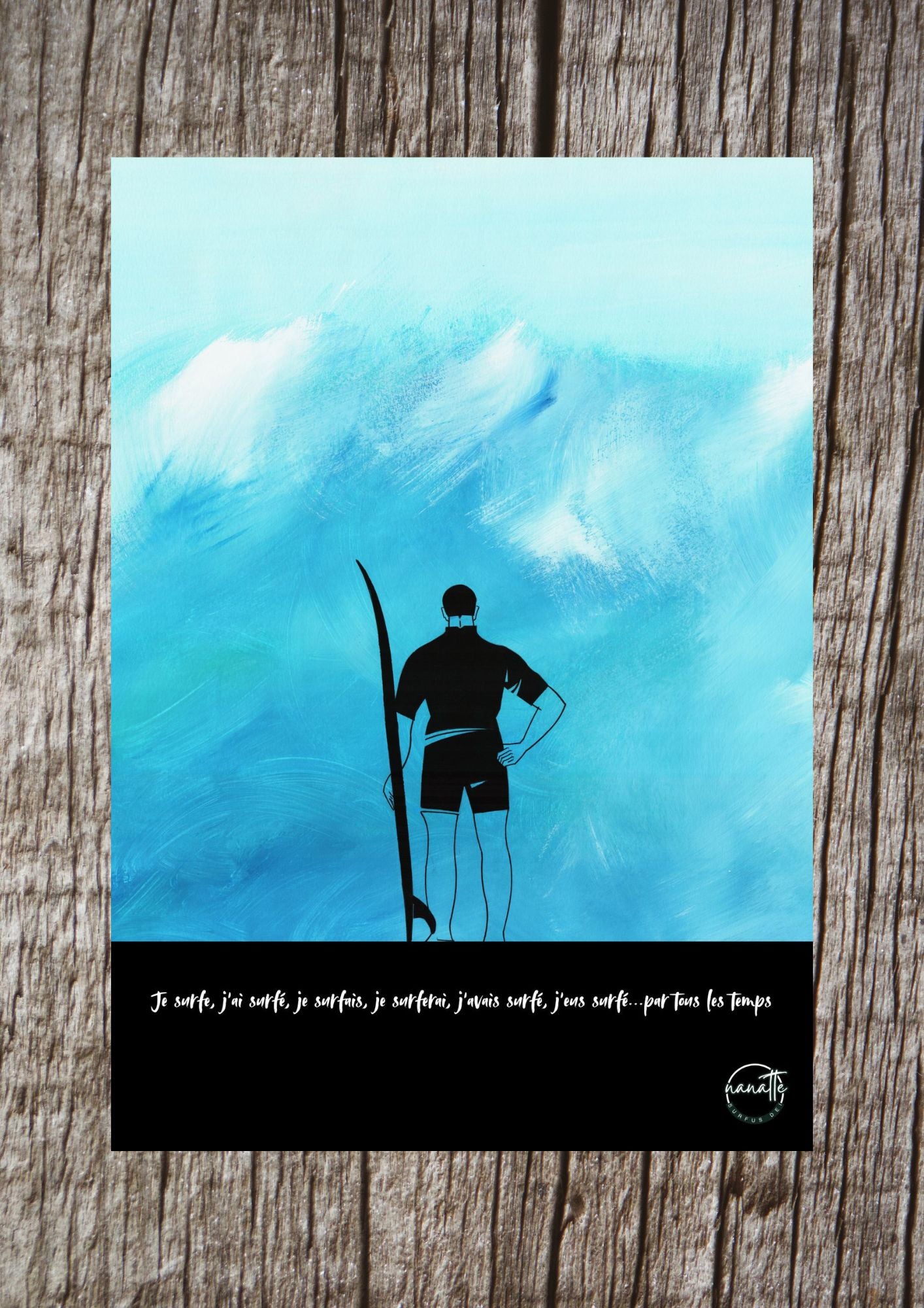 Affiche picturale surfeur debout avec sa planche devant vague stylisée