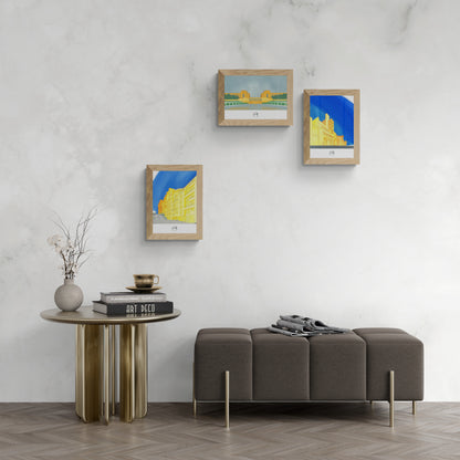 Trois affiches picturales immeubles Art déco Paris au-dessus d'un banc et d'une table Art déco