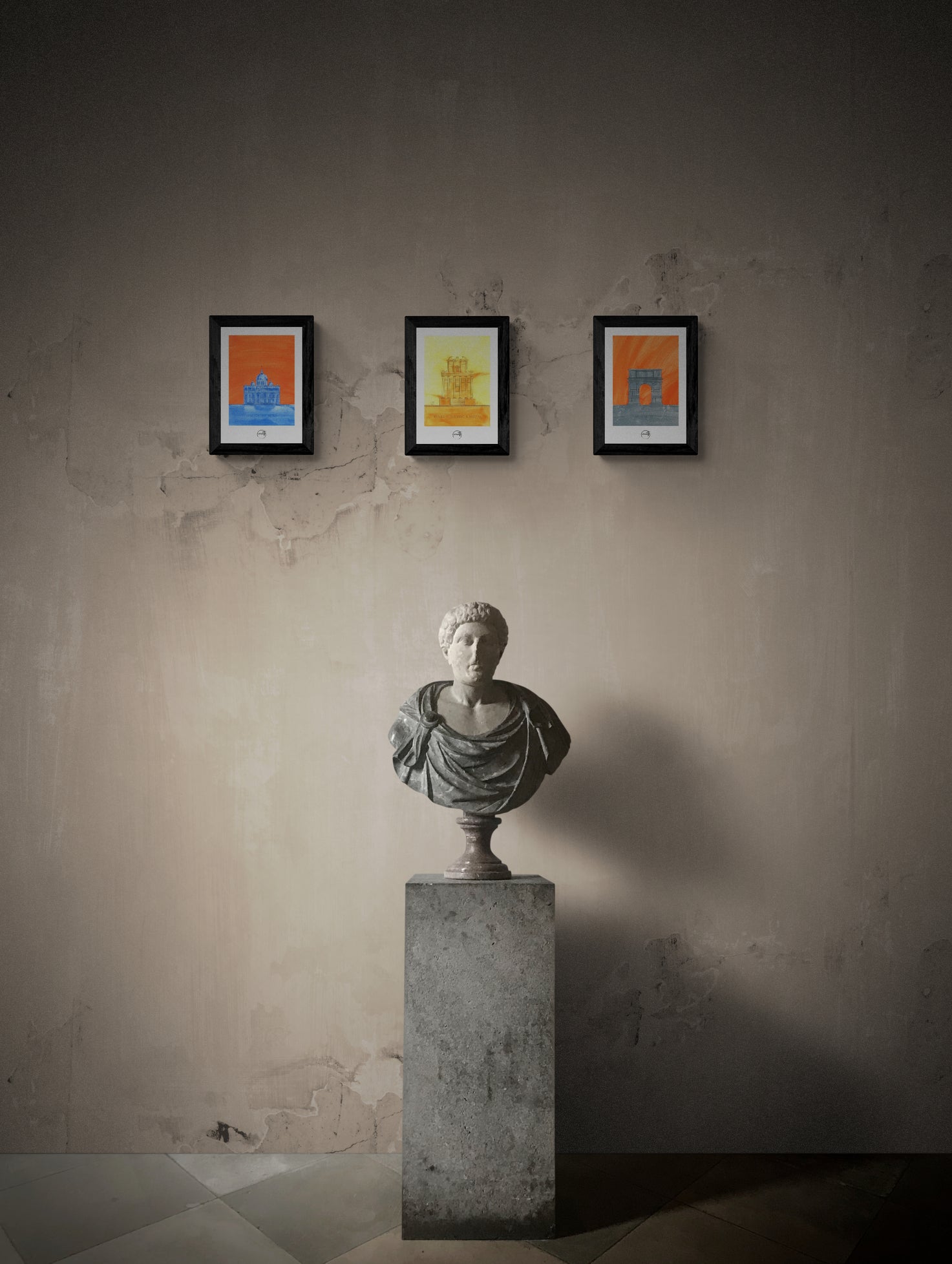 Trois affiches picturales colorées de monuments de Rome au-dessus d'un buste d'empereur romain avec lumière douce de fin de soirée